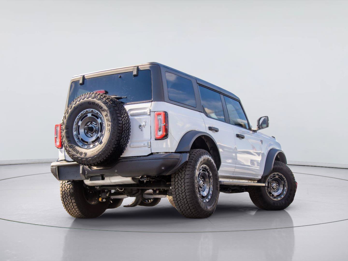 Used 2025 Ford Bronco Badlands AWD/4WD image 4