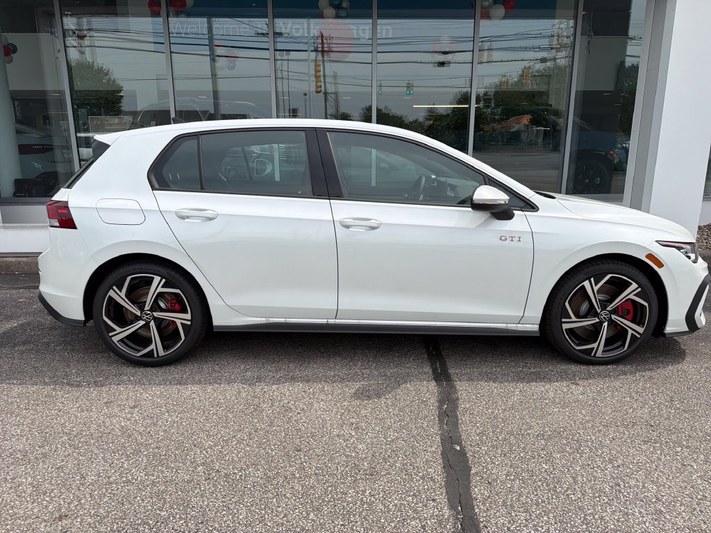 New 2026 Volkswagen GTI SE FWD image 4