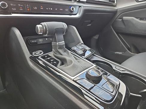 Certified 2025 Kia Sportage SX AWD/4WD image 22