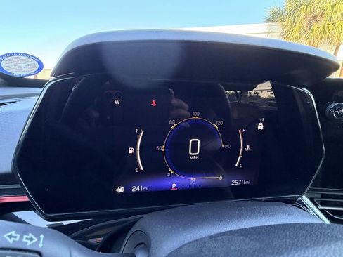 Certified 2024 Chevrolet Trax RS w/ Sunroof Package image 32