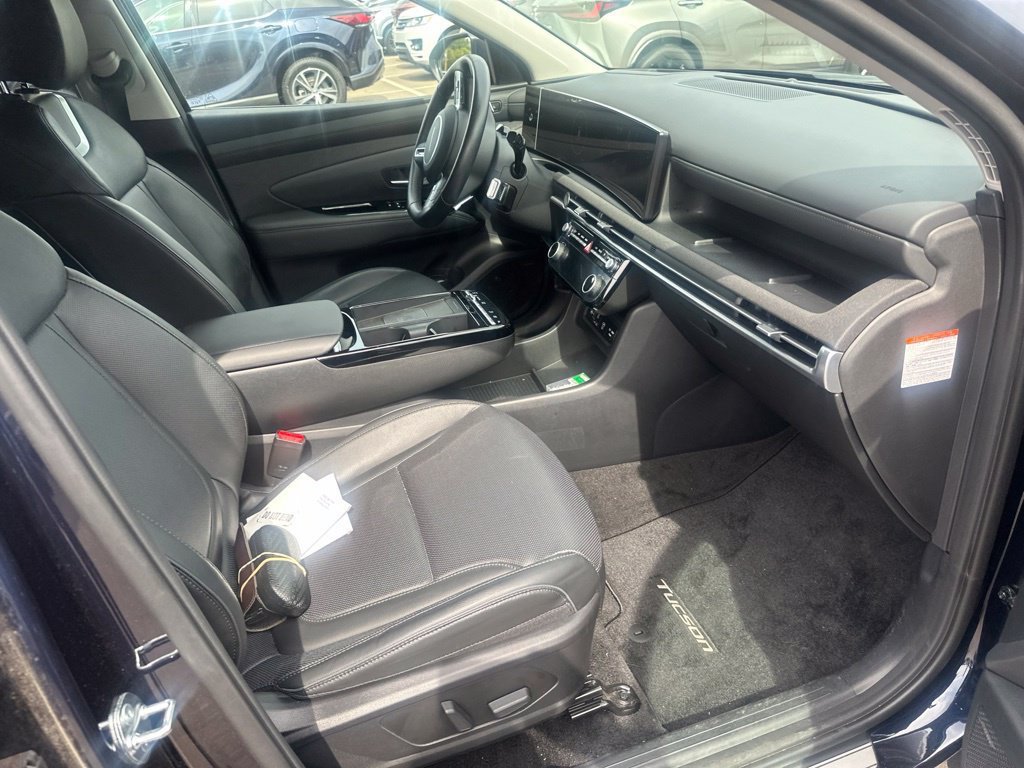 Used 2025 Hyundai Tucson Limited AWD/4WD image 19