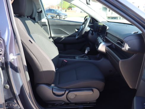 Used 2025 Hyundai Kona SEL image 12