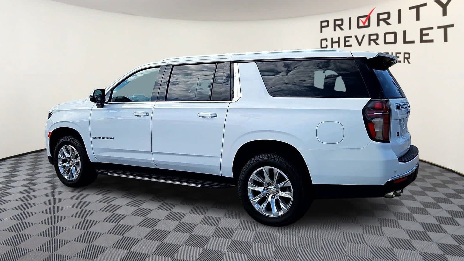 Certified 2024 Chevrolet Suburban Premier AWD/4WD image 6