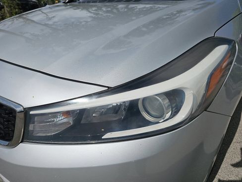 Used 2018 Kia Forte LX FWD image 25