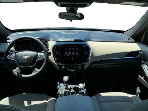 Used 2023 Chevrolet Traverse LS FWD image 17