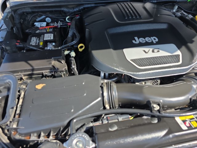 Used 2017 Jeep Wrangler Unlimited Sahara AWD/4WD image 27
