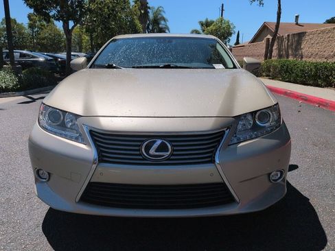 Used 2014 Lexus ES 300h w/ Luxury Package w/Bamboo Trim FWD image 3