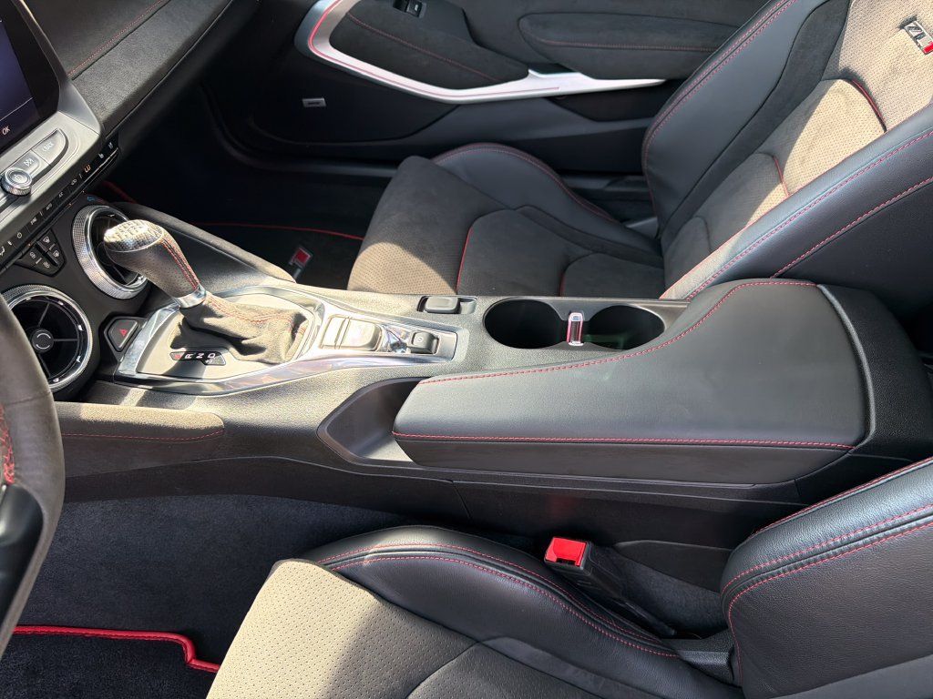 Used 2022 Chevrolet Camaro ZL1 RWD image 33