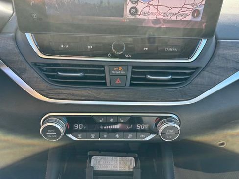 New 2025 Nissan Altima 2.5 SL image 12