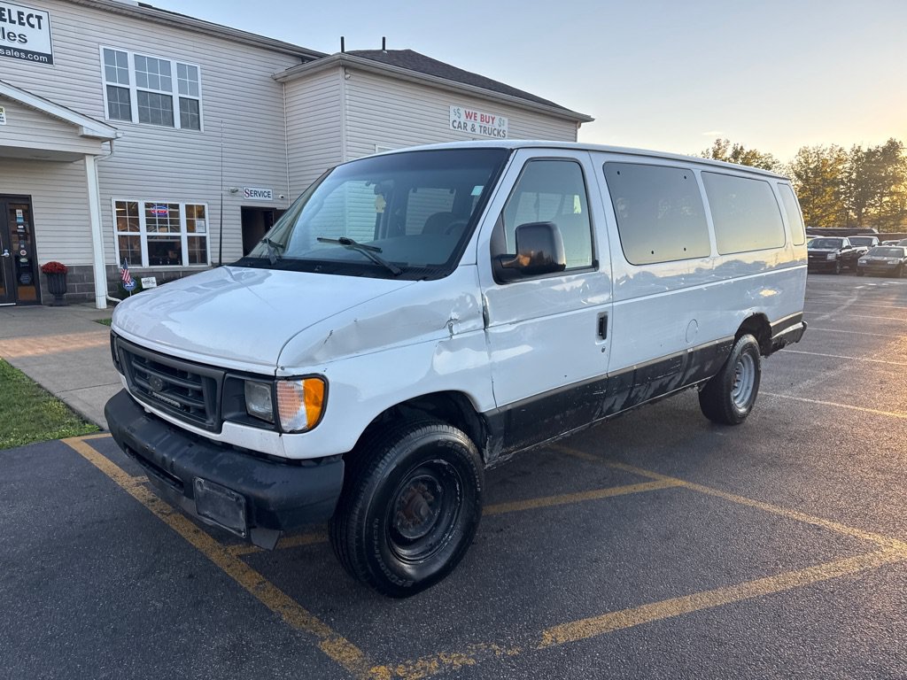 Used 2003 Ford E-350 and Econoline 350 XL RWD image 2