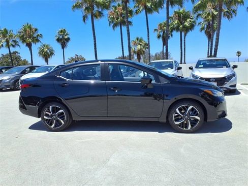 New 2025 Nissan Versa SR w/ Trunk Package image 4