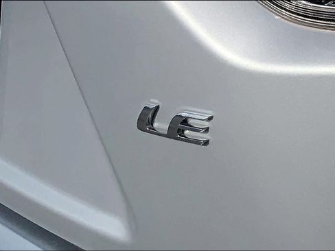 Used 2022 Toyota Corolla LE FWD image 30