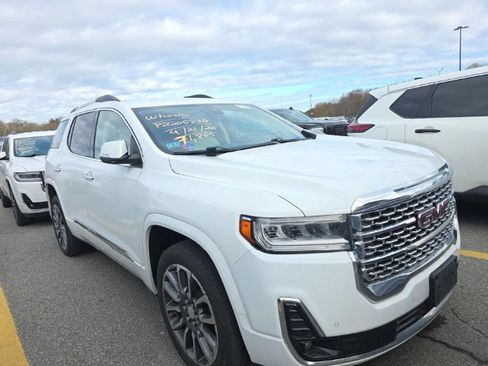 Used 2023 GMC Acadia Denali AWD/4WD image 3