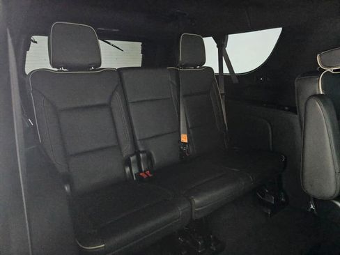 Used 2024 GMC Yukon XL SLT w/ SLT Luxury Package AWD/4WD image 13