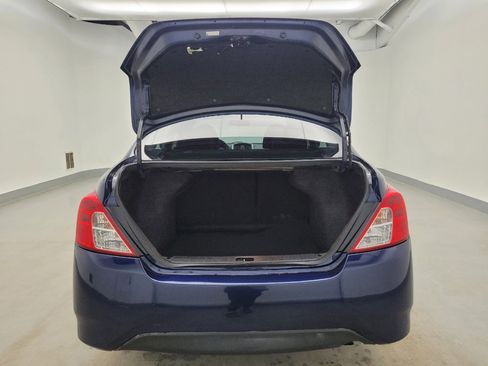 Used 2019 Nissan Versa SV image 29