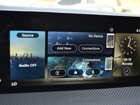 New 2025 Nissan Kicks SR image 14