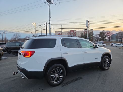 Used 2019 GMC Acadia SLT image 3