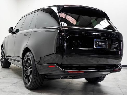 Used 2024 Land Rover Range Rover SE AWD/4WD image 11