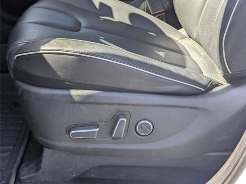 Used 2024 Hyundai Palisade SEL w/ Premium Package image 11