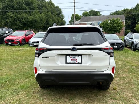 Certified 2025 Subaru Forester Premium AWD/4WD image 5
