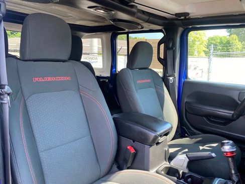Used 2018 Jeep Wrangler Unlimited Rubicon w/ Dual Top Group AWD/4WD image 19