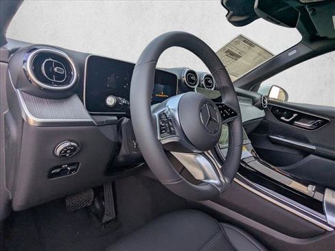Used 2026 Mercedes-Benz GLC 300 image 9