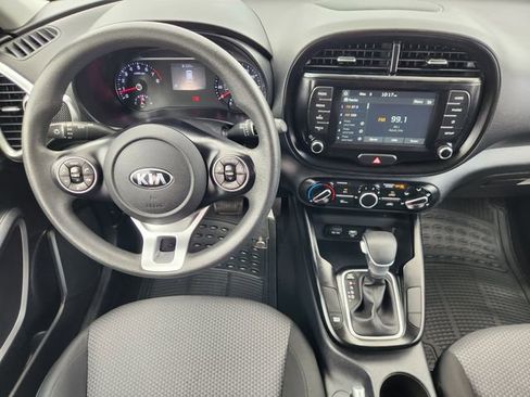 Used 2021 Kia Soul LX image 27