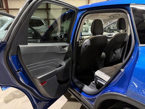 Used 2022 Ford Escape SE FWD image 16