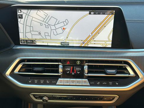 Used 2023 BMW X5 xDrive40i w/ M Sport Package AWD/4WD image 29
