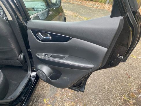 Used 2018 Nissan Rogue Sport SV w/ SV All-Weather Package image 23