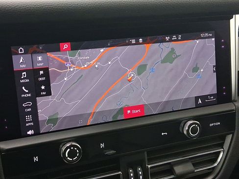 Used 2024 Porsche Macan image 22