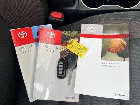 Used 2019 Toyota Corolla LE image 13