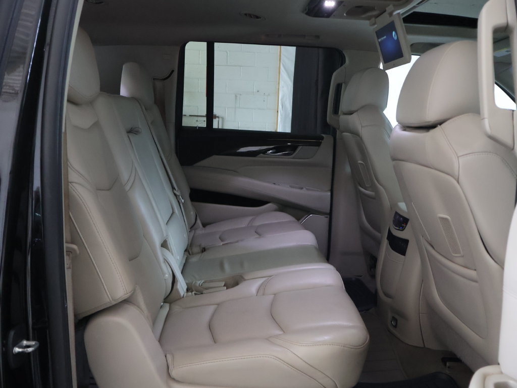 Used 2018 Cadillac Escalade ESV Luxury AWD/4WD image 13