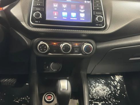 Used 2020 Nissan Kicks S FWD image 15