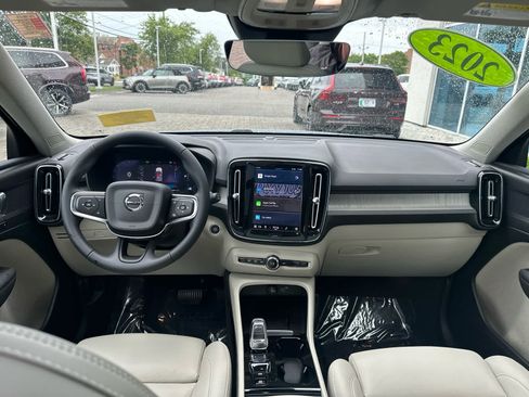 Used 2023 Volvo XC40 B5 Plus w/ Protection Package Premier AWD/4WD image 28