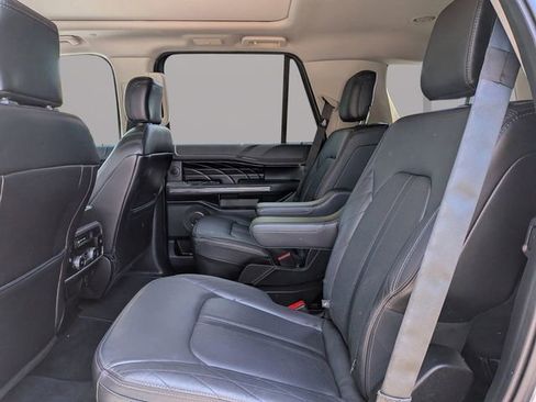 Used 2019 Ford Expedition Platinum image 10
