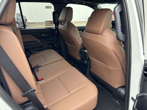 Used 2026 Toyota 4Runner Limited AWD/4WD image 18