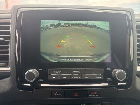 Used 2024 Nissan Frontier SL w/ Technology Package image 31