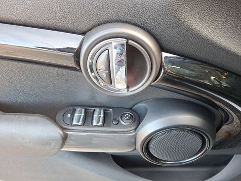 Used 2020 MINI Cooper S image 12