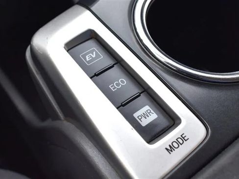 Used 2012 Toyota Prius V Two FWD image 27