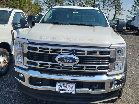 New 2025 Ford F450 XL w/ XL Chrome Package image 2