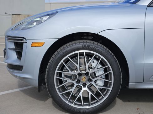Used 2021 Porsche Macan Turbo image 13