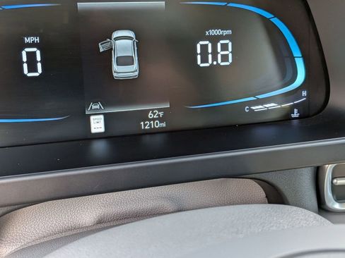 Used 2025 Hyundai Elantra Sport image 21