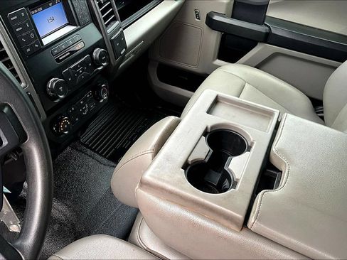 Used 2022 Ford F250 XL w/ Power Equipment Group AWD/4WD image 14