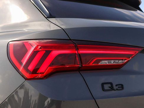 Used 2023 Audi Q3 2.0T Premium w/ Black Optic Sport Package AWD/4WD image 12