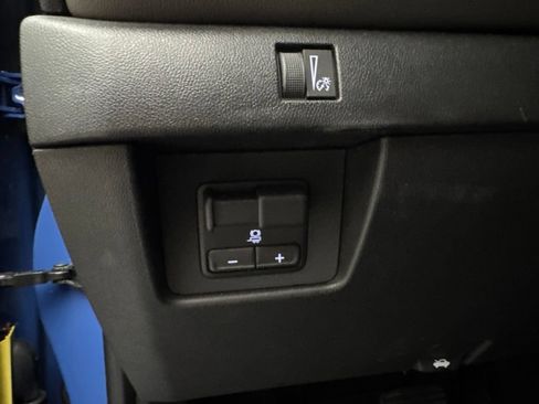 Used 2025 Chevrolet Colorado ZR2 AWD/4WD image 24