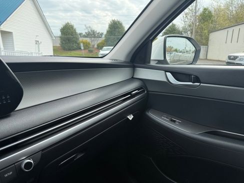 Used 2023 Hyundai Palisade SE image 25