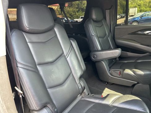 Used 2019 Cadillac Escalade ESV Platinum image 47