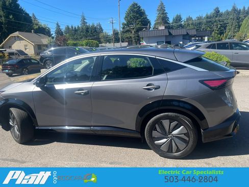 Used 2023 Nissan Ariya AWD image 6