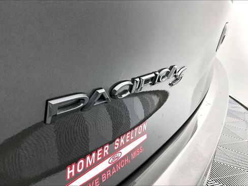 Used 2020 Chrysler Pacifica Touring w/ S Appearance Package FWD image 14